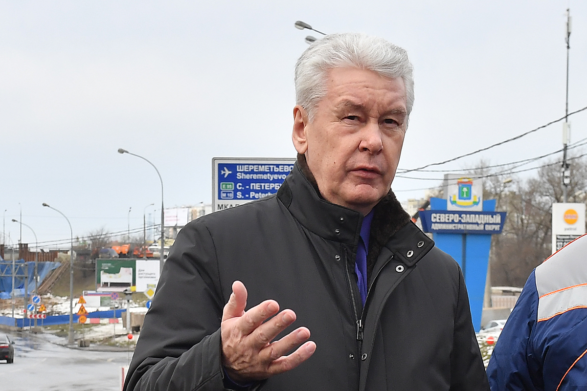 Старый мост морально и физически уже устарел, не позволял пропускать такой поток машин и сам по себе уже был аварийным