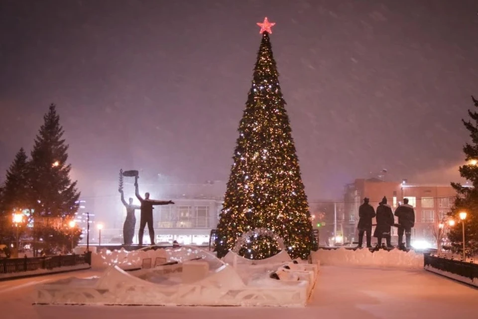 В Новосибирске из-за коронавируса отменили праздничные мероприятия на площади Ленина в Новый год.