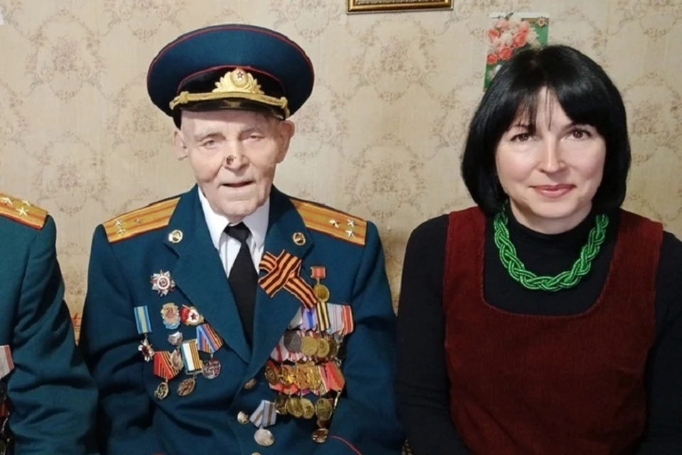 Михаилу Мануилову исполнилось 95 лет. Фото: администрация Луганска