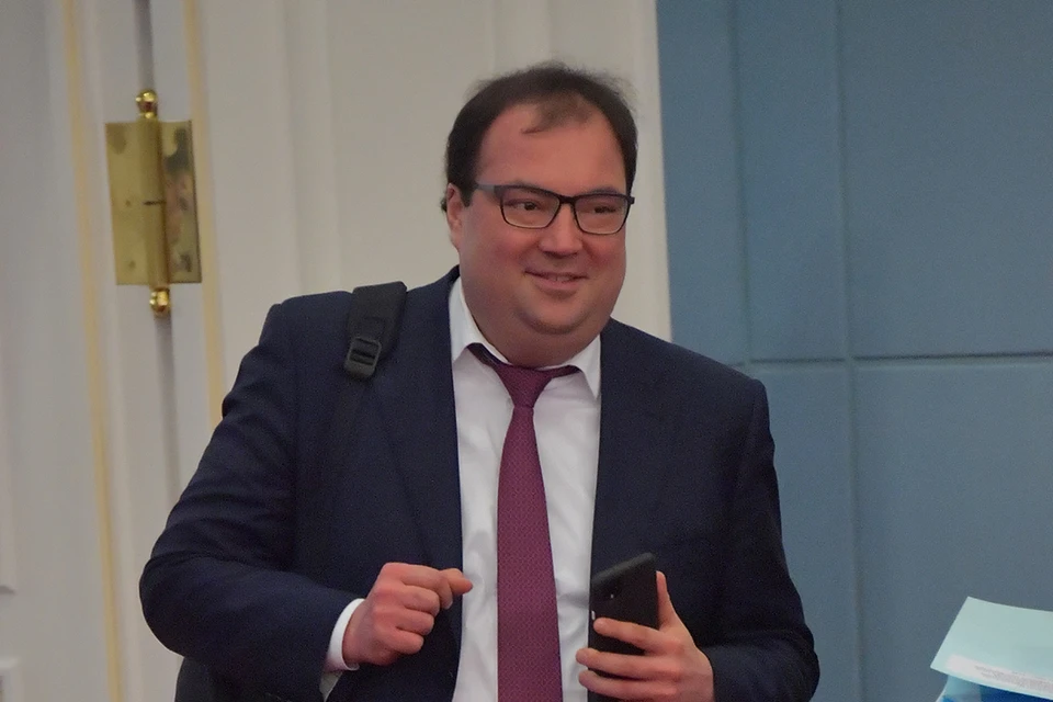 Максут Шадаев предложил ввести персональную ответственность руководителей госпредприятий за низкие темпы внедрения российского софта.
