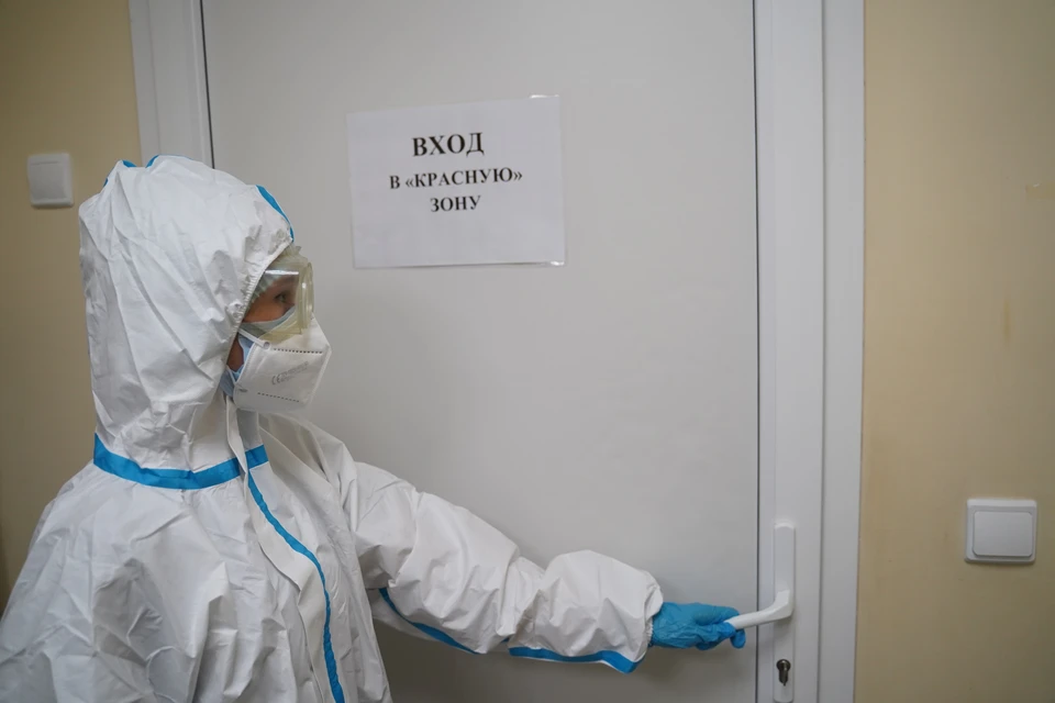 За сутки заразились еще 403 человека.