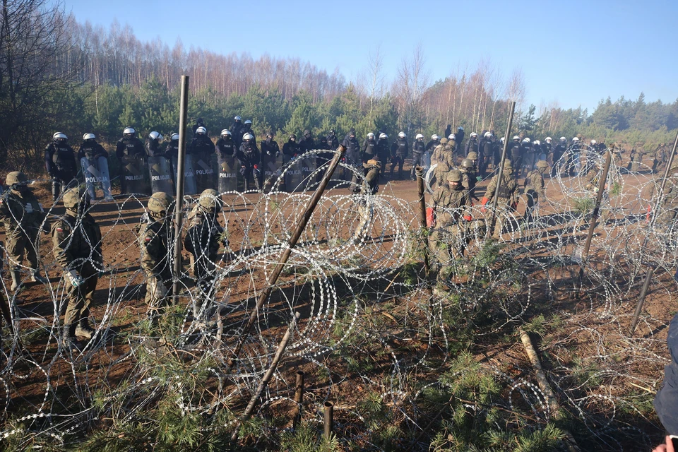 Россия призывает Польшу прекратить силовые действия в отношении мигрантов на границе Белоруссией