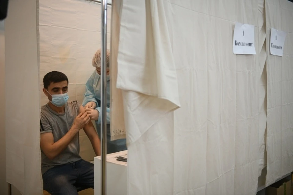 Около 700 тысяч крымчан вакцинировались от коронавируса