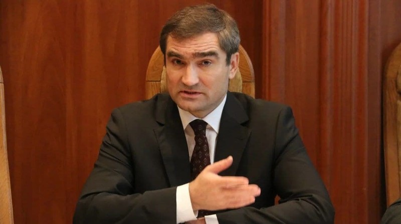 Лилиан Дарий в 2000-2001 годах участвовал в составе группы ОБСЕ в Чечне.