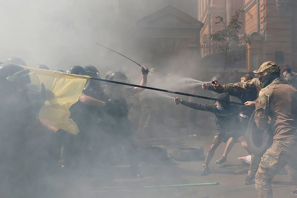 В украинских СМИ уже распланировали расписание революции