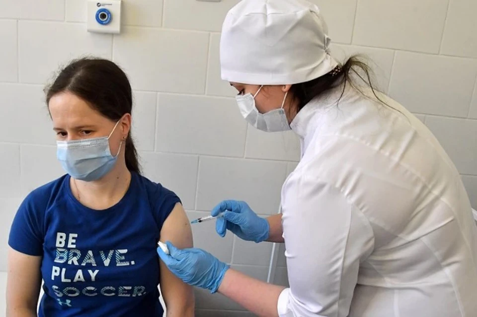 В Ноябрьск поступило 450 доз двухкомпонентной вакцины «КовиВак»