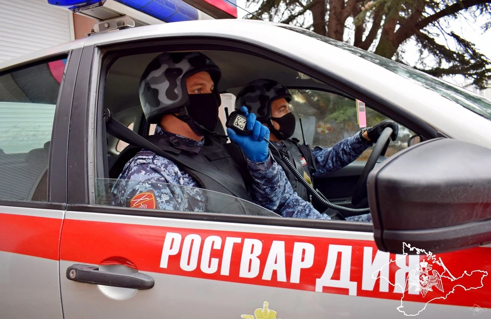 В Симферополе мужчина ранил ножом оппонента во время ссоры. Фото: пресс-служба регионального управления Росгвардии