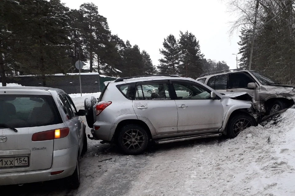 Трое человек попали в больницу