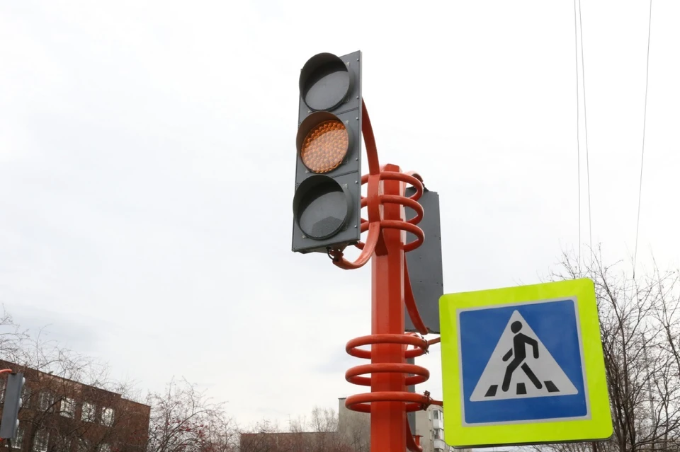 В Кемерове светофор временно перестанет работать на перекрестке. Фото:kemerovo.ru.