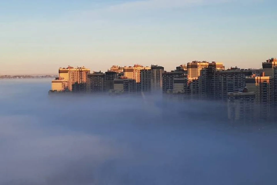 Район Парнаса заволокло густым туманом