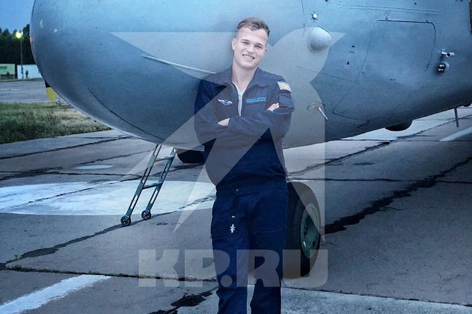 Командир экипажа аварийного рейса старший лейтенант Максим Кабаков.