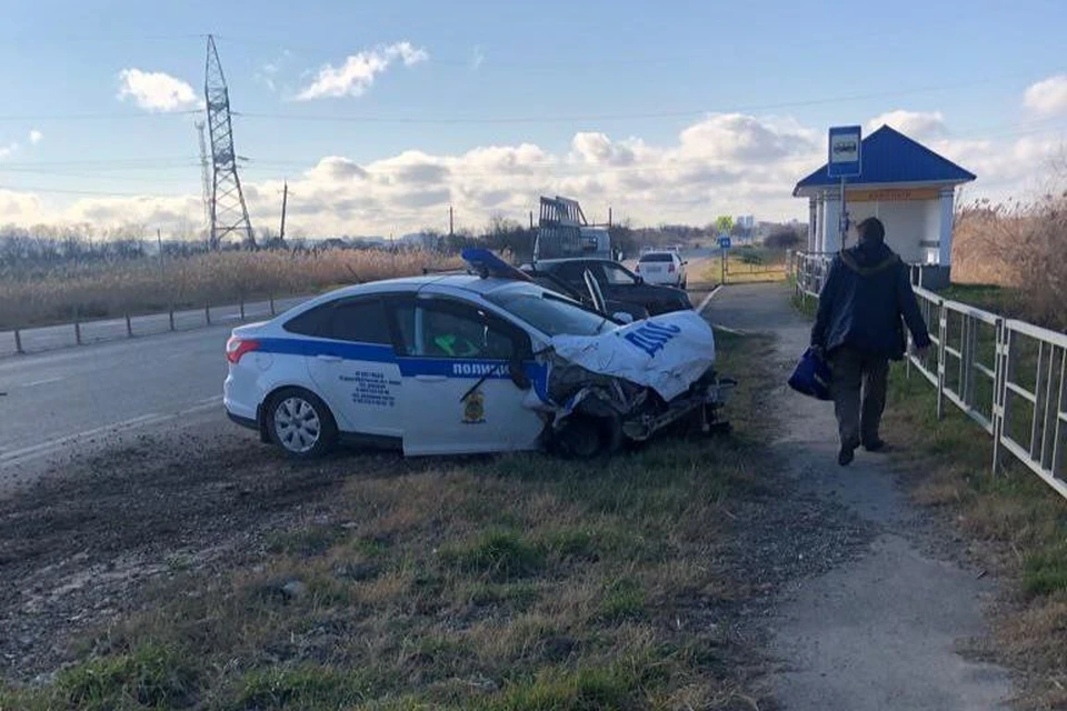 В ДТП с полицейской машиной в Анапе пострадали два человека Фото: ГИБДД по Краснодарскому краю