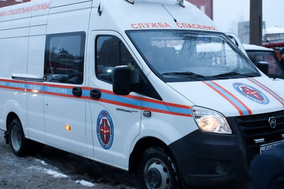 Женщину отвезли в больницу и освободили палец.