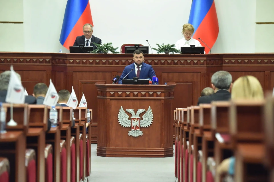 Руководитель государства назвал законопроекты, которые необходимо принять в первую очередь. Фото: denis-pushilin.ru