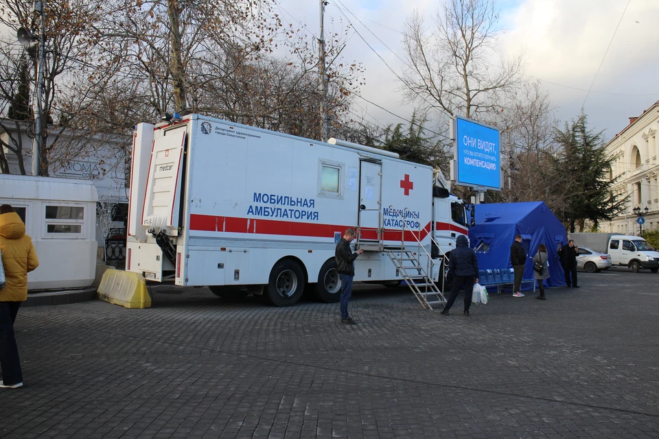 В Севастополе мобильный пункт по вакцинации работает на площади Нахимова.