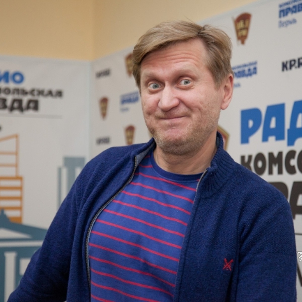 Уральские пельмени: Андрей Рожков приехал в колонию для несовершеннолетних  - KP.RU