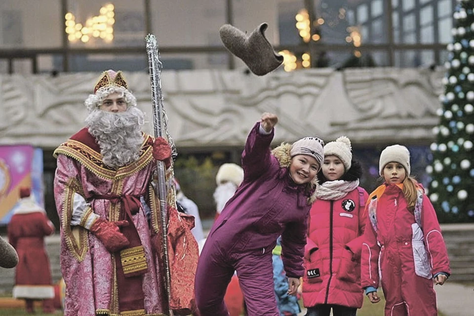 Приходит Новый год - любимый праздник, который ждут все жители Москвы.