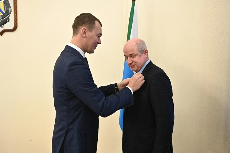 Церемония награждения ректора ТОГУ Сергея Иванченко