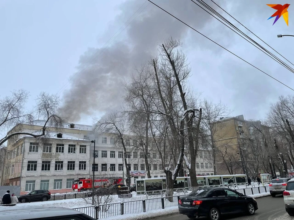 Пожар в школе №18 в центре Саратова