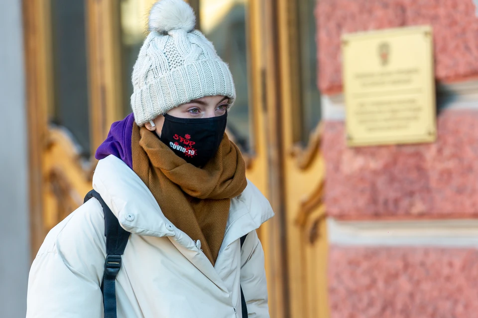 Еще 1,5 тысячи человек заболели коронавирусом в Петербурге