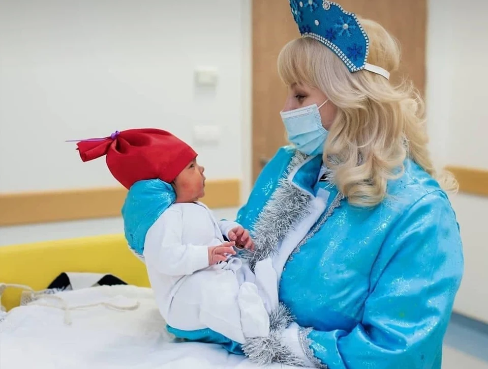 В 2019 году супруге была вручена медаль «Материнская слава Ямала»