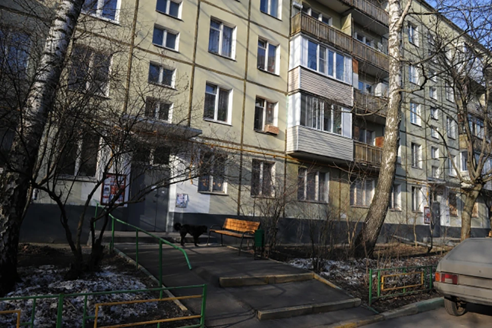 Дети-сироты, которые не смогли получить жилье, обратились за помощью в прокуратуру
