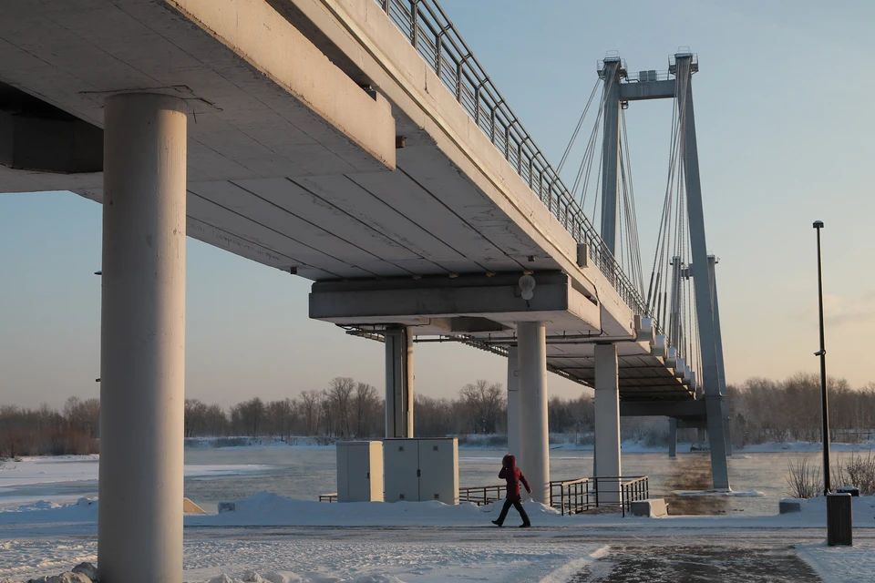 В Красноярске на вантовом мосту перестал работать лифт