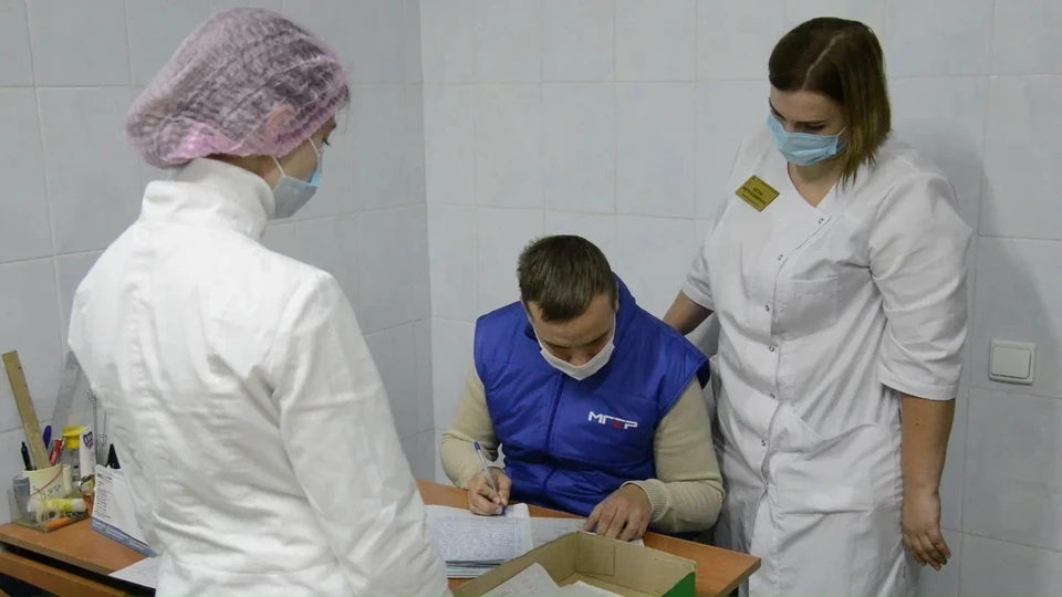 Волонтеры "Единой России" активно помогали медикам