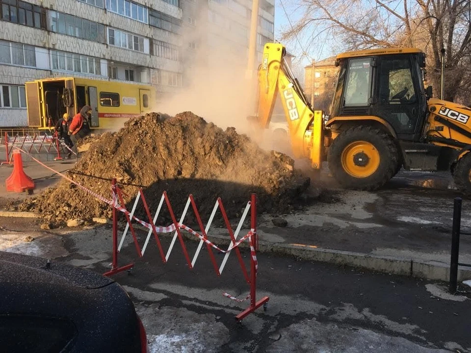 В Ленинском районе Красноярска пять зданий остались без отопления из-за коммунальной аварии. Фото: СГК