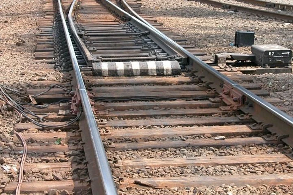 15 пустых вагонов грузового поезда сошли с рельсов в Нижнеудинске.