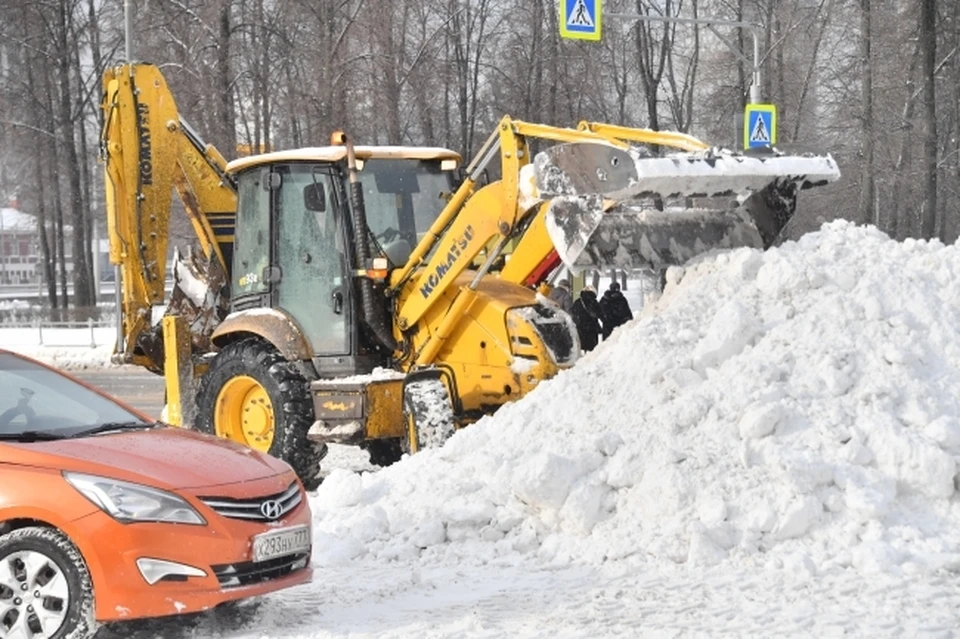 Всего с начала зимнего сезона с казанских улиц вывезено более 255 тысяч тонн снега.