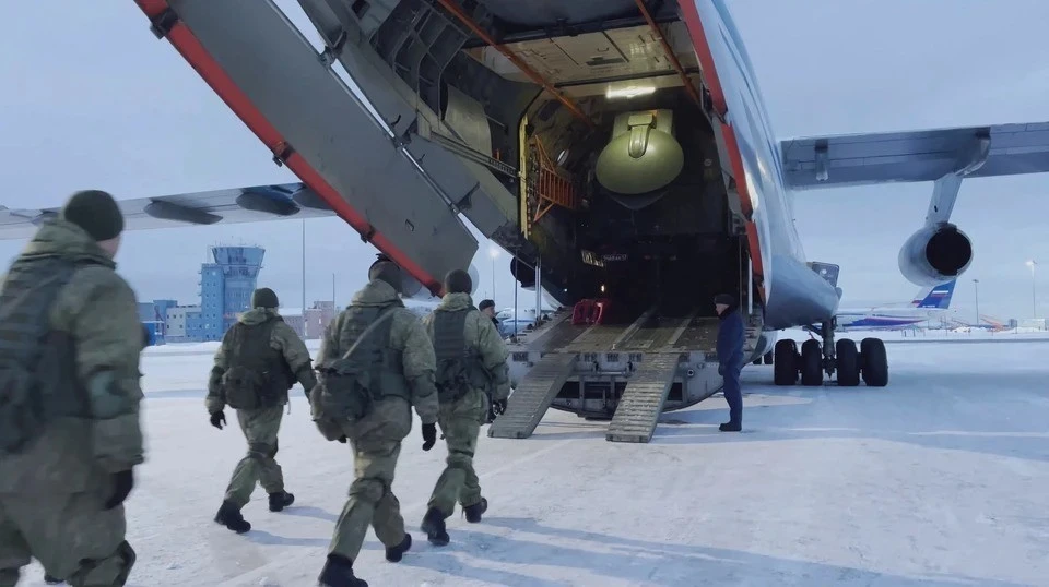 Самолеты военно-транспортной авиации России продолжают перебрасывать миротворческие силы в Казахстан