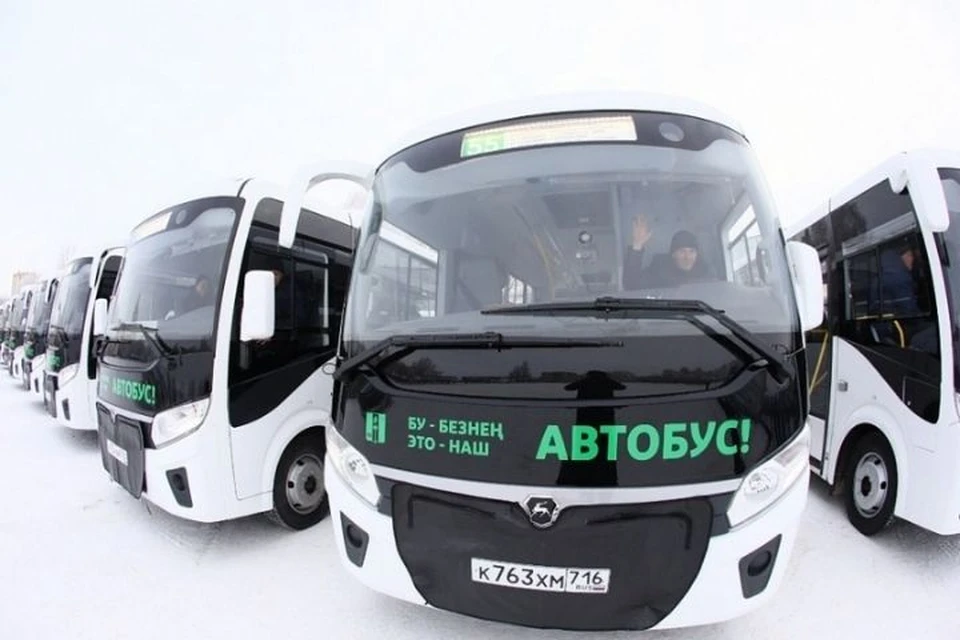 Рамиль Муллин поручил до конца января 2022 года найти соответствующие кадры и вывести на маршруты оставшиеся автобусы. Фото: e-nkama.ru