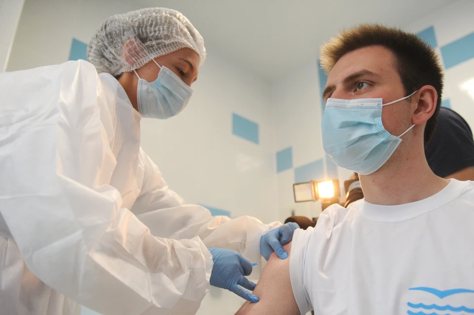 Вакцинация подростков начнется в ближайшее время.