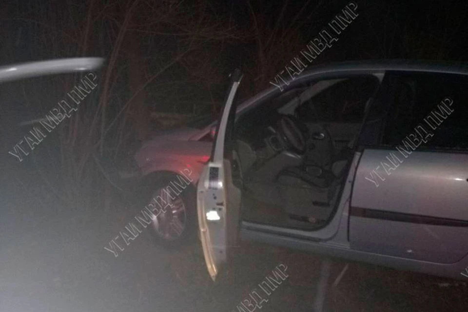Авария произошла по вине нетрезвой девушки за рулем легковушки. Фото: МВД ПМР