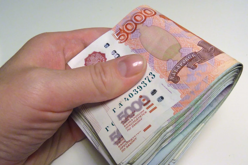 В Надыме чиновник получил взятку в 1,3 миллиона рублей от двух подрядчиков