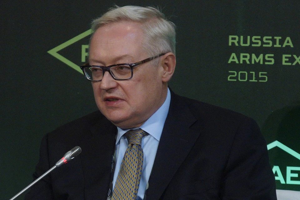 Рябков заявил, что ситуация вокруг Украины должна решаться дипломатическим путем.