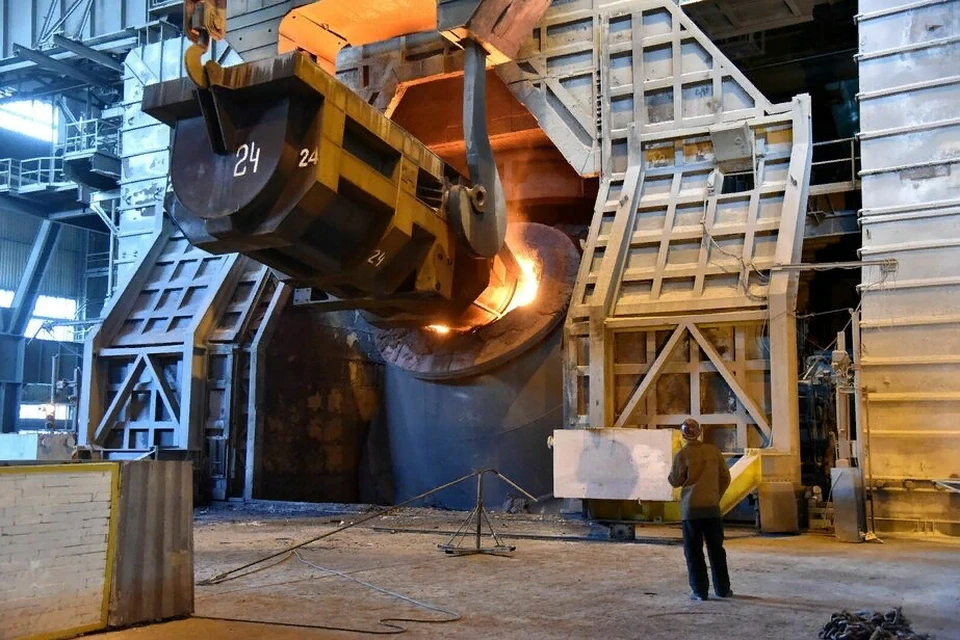 На Алчевском металлургическом комбинате среднюю заработную плату планируют довести до 47 тысяч рублей. Фото: пресс-служба АМК