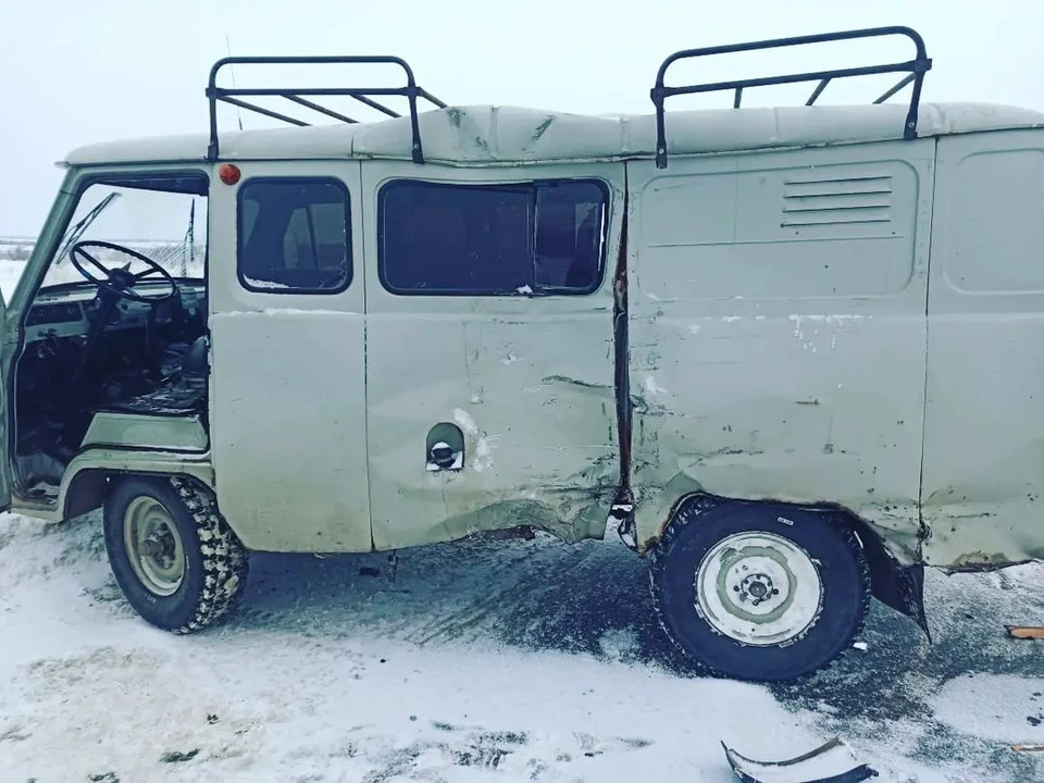 Удар пришелся в водительскую сторону УАЗа. Фото: ГУ МВД по Самарской области