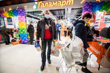 Подарок для рыболовов: все для зимней рыбалки – за 1 рубль в «Галамарте» - KP. RU
