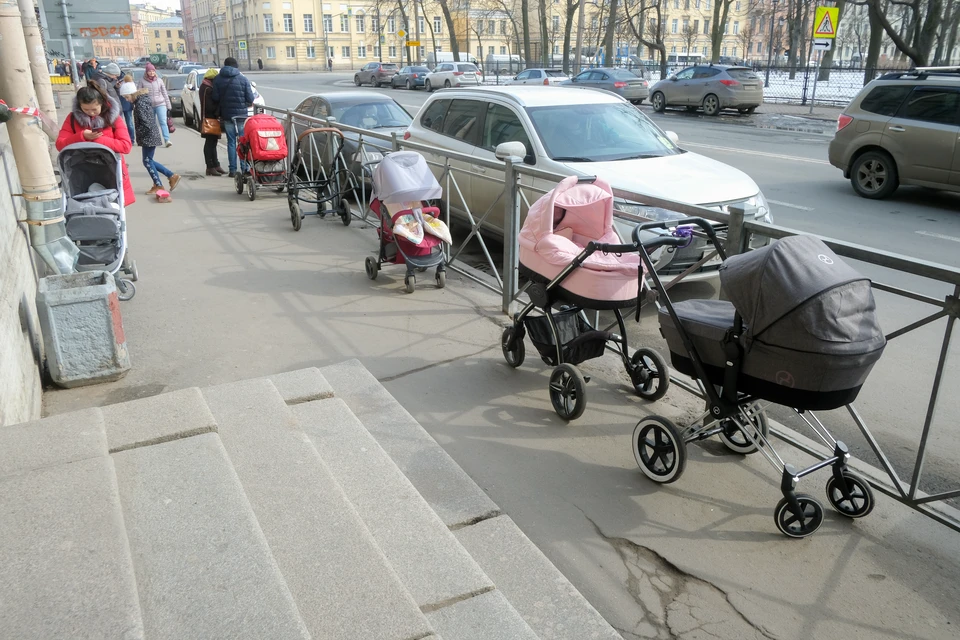 Няня избила 1,5 годовалого малыша в Петербурге