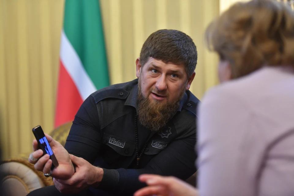 Читать чеченец 2 часть. Кадыров обьяснись. Политики Чечни. Чеченцы политики. Объяснись Кадыров.