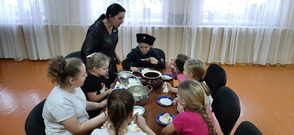 Участники детского вокального казачьего коллектива "Гутарики". Фото Центра казачьей культуры Борисовского района "Казачий стан".
