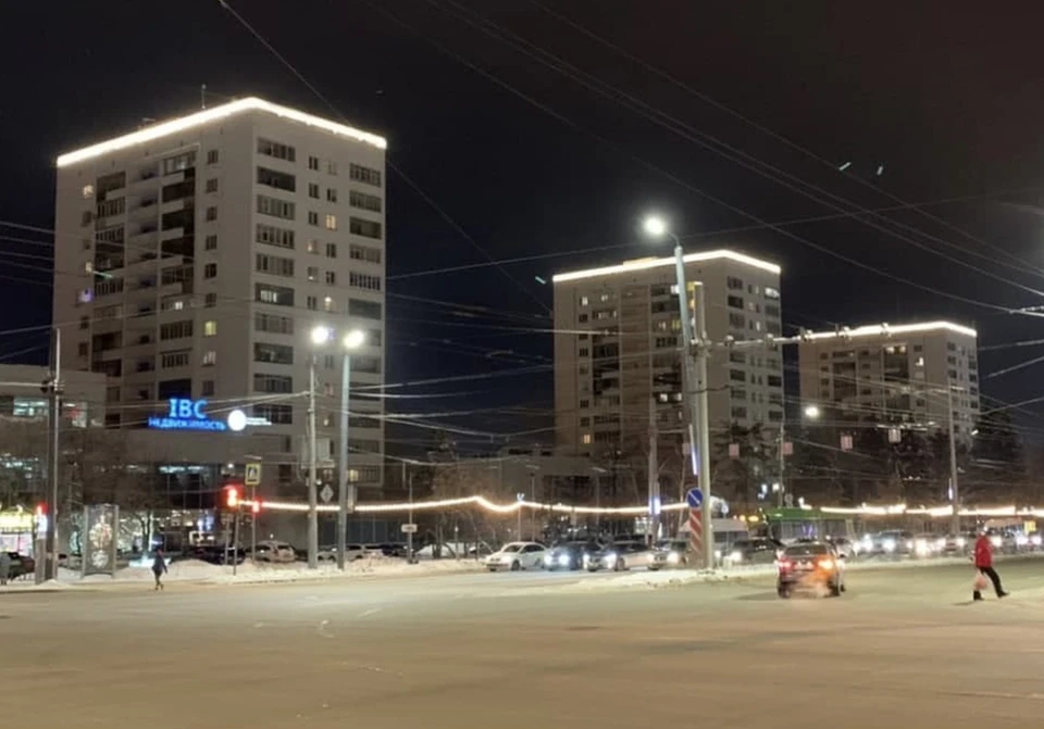 Архитектурная подсветка на зданиях должна быть белого цвета и не мешать автомобилистам. Фото: управление архитектуры Челябинска