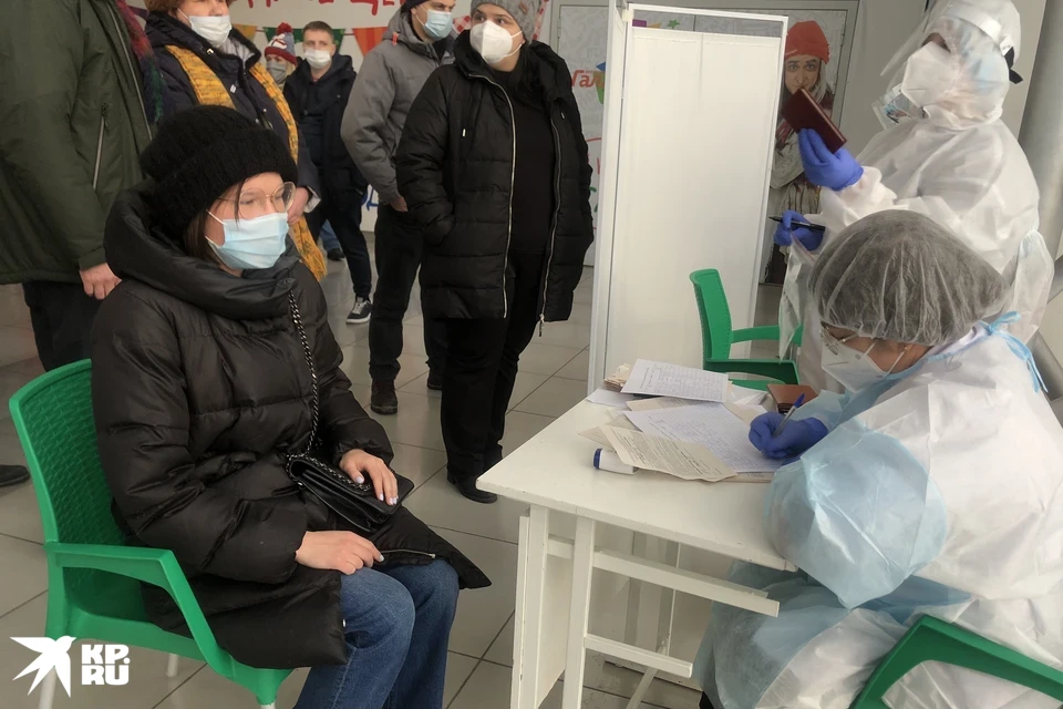 Врачей в строю осталось мало, а заболевших больше день ото дня.