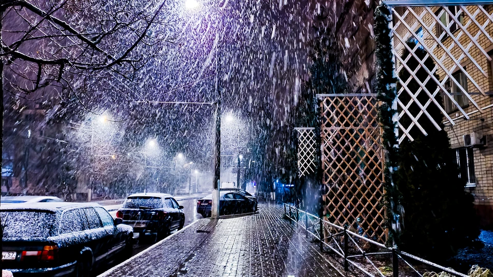 Ночью и днем небольшой, местами умеренный снег, в отдельных районах с мокрым снегом.