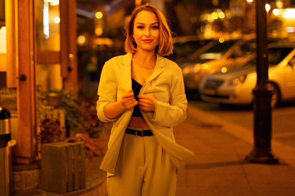 Елена сама по себе человек добрый, отзывчивый, юморной, энергичный, умеющий подбодрить. И собеседник интересный