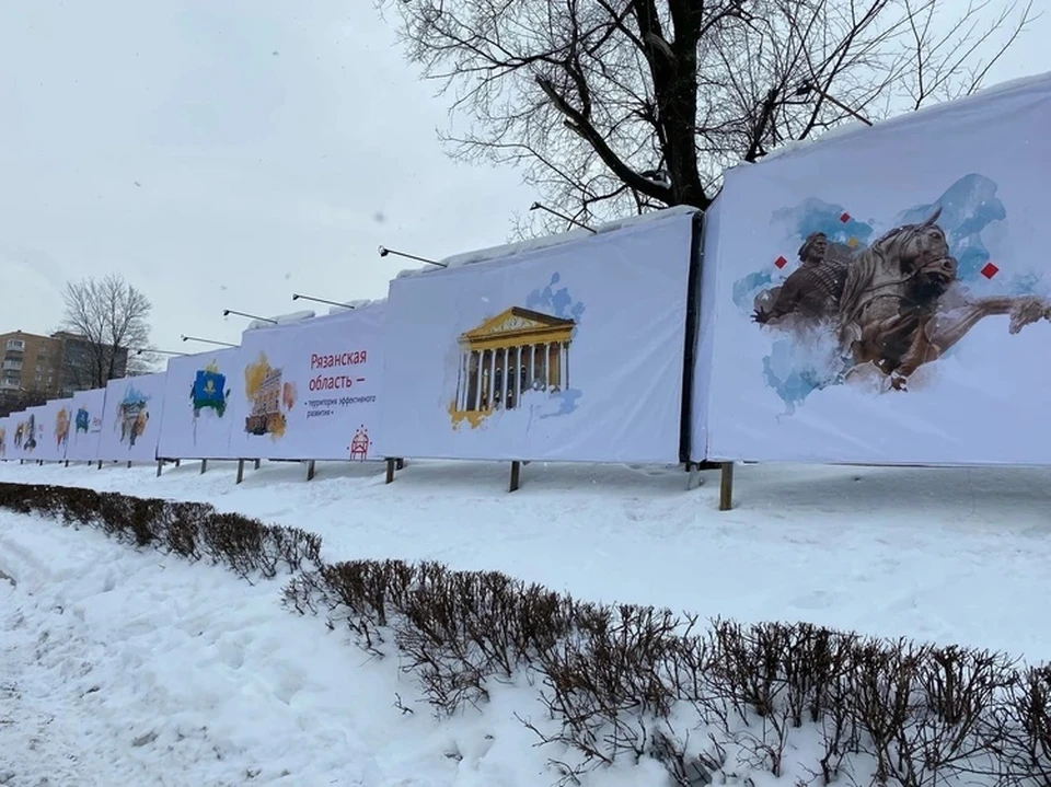 ФАС считает рекламные щиты на Московском шоссе напротив пенсионного фонда незаконными.