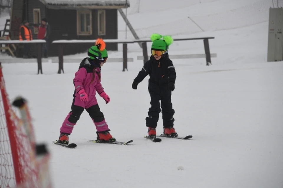 На помощь ребенку пришли проезжавшие сноубордисты Фото: Михаил ФРОЛОВ