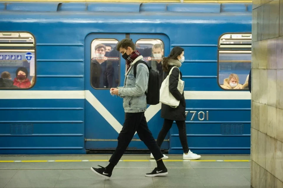 В Петербурге заболеваемость коронавирусом выросла на 12% за минувшую неделю.